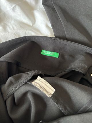 Pantalón negro formal United Colours of Benetton
