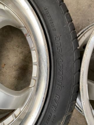 Llantas Rodado 16 con Detalles con dos neumaticos