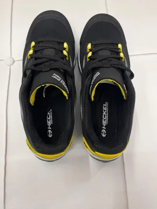 Zapatos de seguridad Heckel negros y amarillos