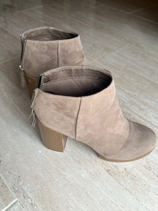 Botines tacón ancho beige/marrón