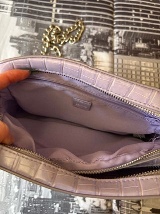 Bolso Bershka morado efecto piel