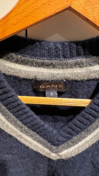 Jersey Gant Azul Marino con Escudo