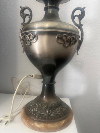 Lámpara de mesa metal y mármol