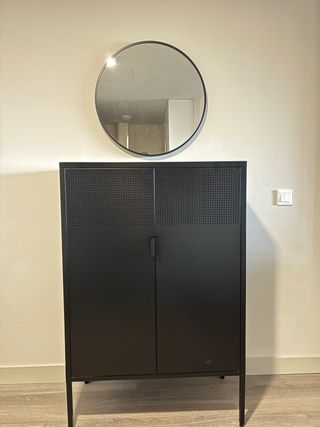 Cómoda metálica negra recibidor/zapatero