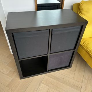 Estantería KALLAX 4 cubos negro-marrón con cajitas