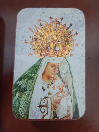 Pareja de latas antiguas