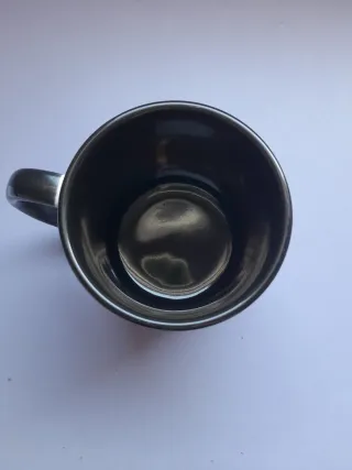 Taza Amigo Invisible Blanca Negra