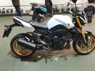Yamaha FZ8 Naked Blanca