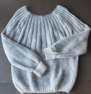 Jersey cuello barco gris. Sin estrenar