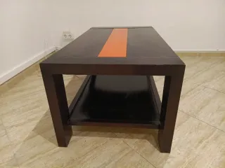 Mesa auxiliar madera marrón y naranja