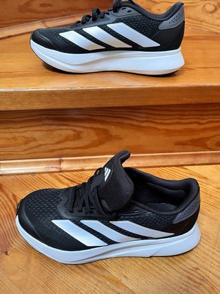 Adidas Negras Talla 41 1/3 Nuevas