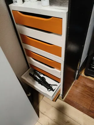 Mueble estantería y cajones negro