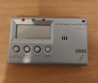 Afinador Digital KORG GA-20 - Guitarra y Bajo.