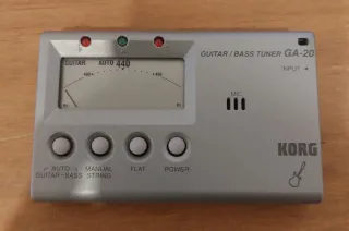Afinador Digital KORG GA-20 - Guitarra y Bajo.