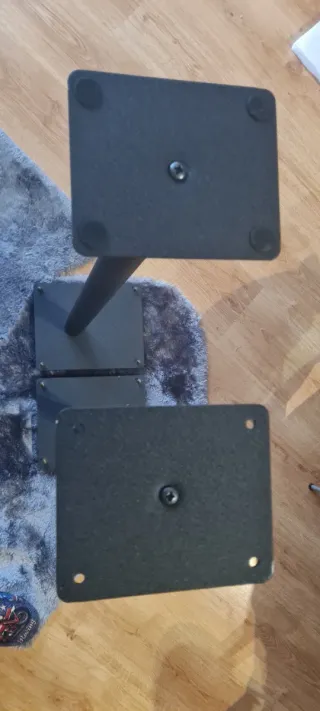 Soportes de pie para altavoces negros