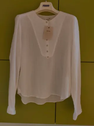 Blusa Med Winds blanca.