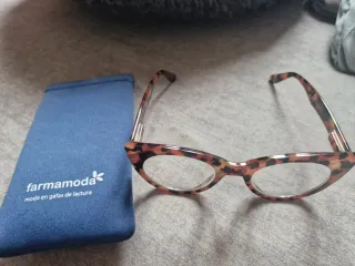 Gafas de vista cansada con estampado animal print