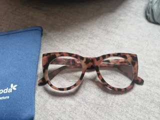 Gafas de vista cansada con estampado animal print