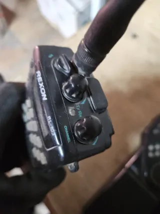 2 Walkie Talkies + Accesorios