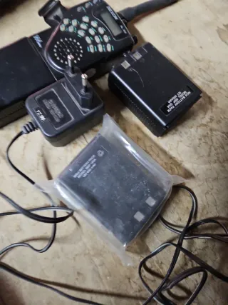 2 Walkie Talkies + Accesorios