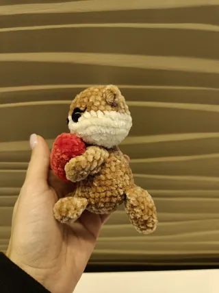 Lontra San Valentino peluche con cuore