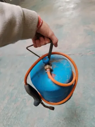 Soplete con bombona y manguera