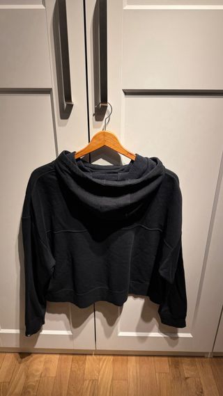 Sudadera Nike con logo Negro y Dorado