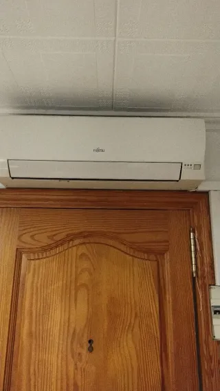 Aire Acondicionado Fujitsu Frío/Calor (Averiado)