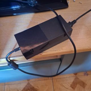 Console Xbox One nera + 2 controller. 1 tera di hd