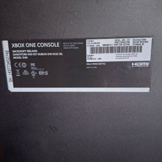 Console Xbox One nera + 2 controller. 1 tera di hd