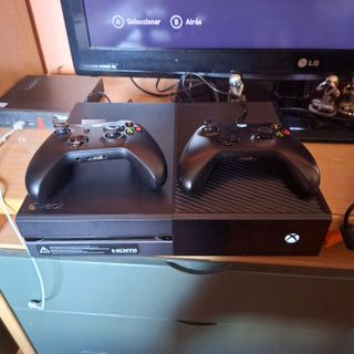 Console Xbox One nera + 2 controller. 1 tera di hd