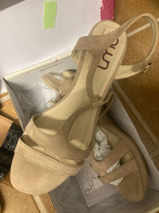 Sandalias Beige