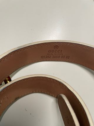 Cinturón Gucci Blanco con hebilla dorada