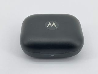 in-ear motorola moto buds bass