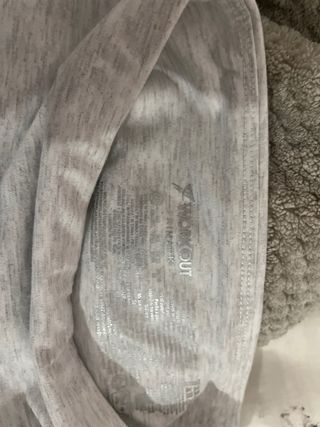 Mallas grises acampanadas