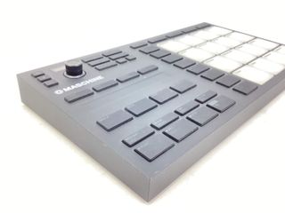 mesa mezclas native instruments maschine mikro mk3