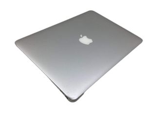 portatil apple apple macbook air core i5 1.6 13 (2015) (a1466)
