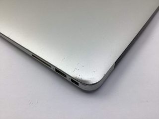 portatil apple apple macbook air core i5 1.6 13 (2015) (a1466)