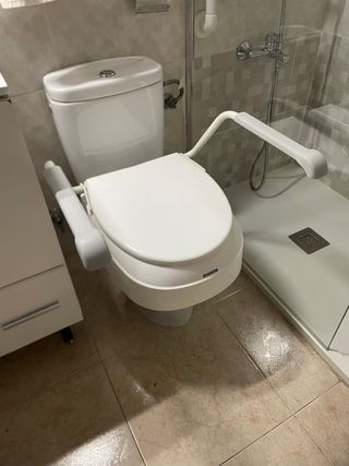 Elevador WC con Reposabrazos y Tapa