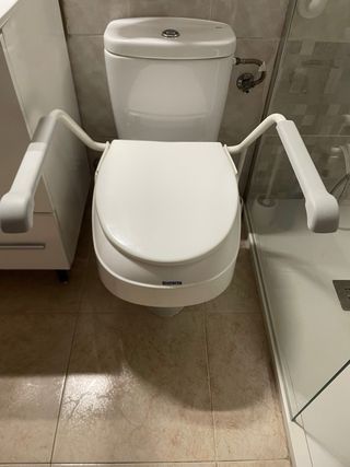 Elevador WC con Reposabrazos y Tapa