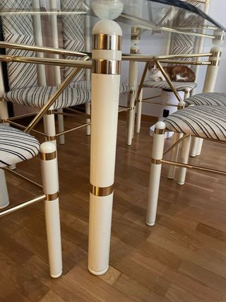 Mesa de comedor cristal y metal dorada