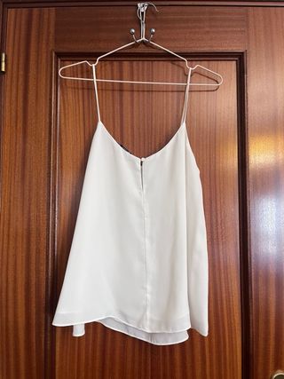 Blusa blanca fluida de tirantes