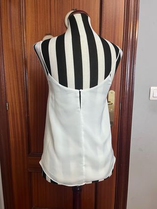 Blusa blanca fluida de tirantes