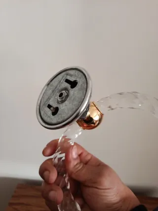 Toallero de baño acrílico y dorado