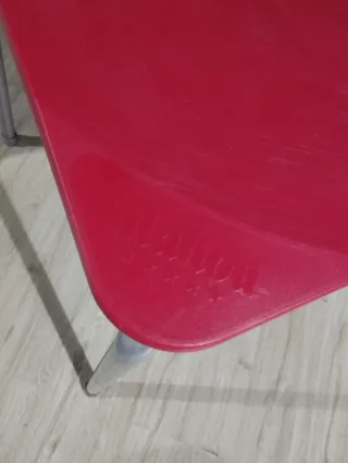 Mesas de terraza rojas