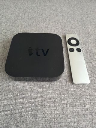 Apple TV con mando