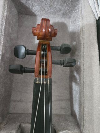 Violín casi sin usar