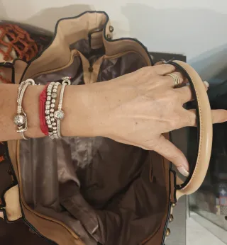 Borsa capiente juta con foglie verdi