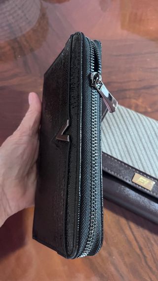 Due portafogli donna marrone e nero