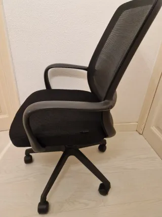 Silla de oficina ergonómica giratoria